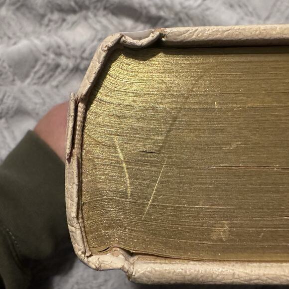 Vintage Large HOLY BIBLE King James Version White Good Counsel Publishing 1965 - Picture 6 of 11